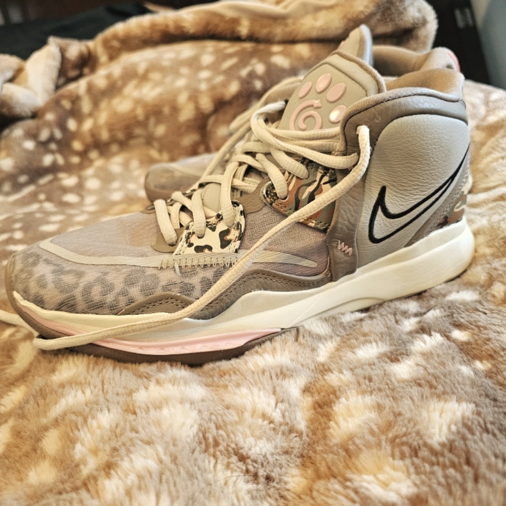 Nike, Kyrie Infinity Edition, CZ0204-006 Mens US Size 8, Sneaker, Shoe